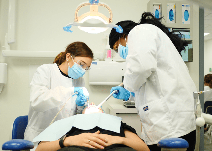 What Does a Dental Assistant Do?